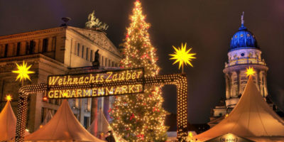 Julmarknaden på Gendarmenmarkt i Berlin