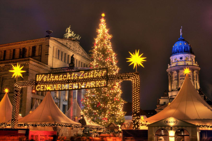 Julmarknaden på Gendarmenmarkt i Berlin
